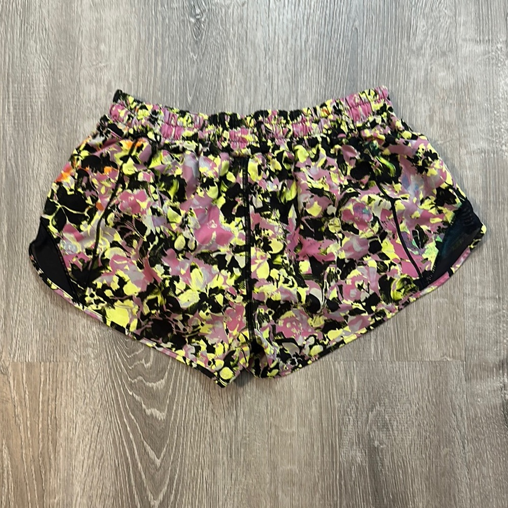 Lululemon Hotty Hot Sz 8 Women's Multicolor Athletic Workout Gym Run Yoga Shorts - Picture 4 of 12